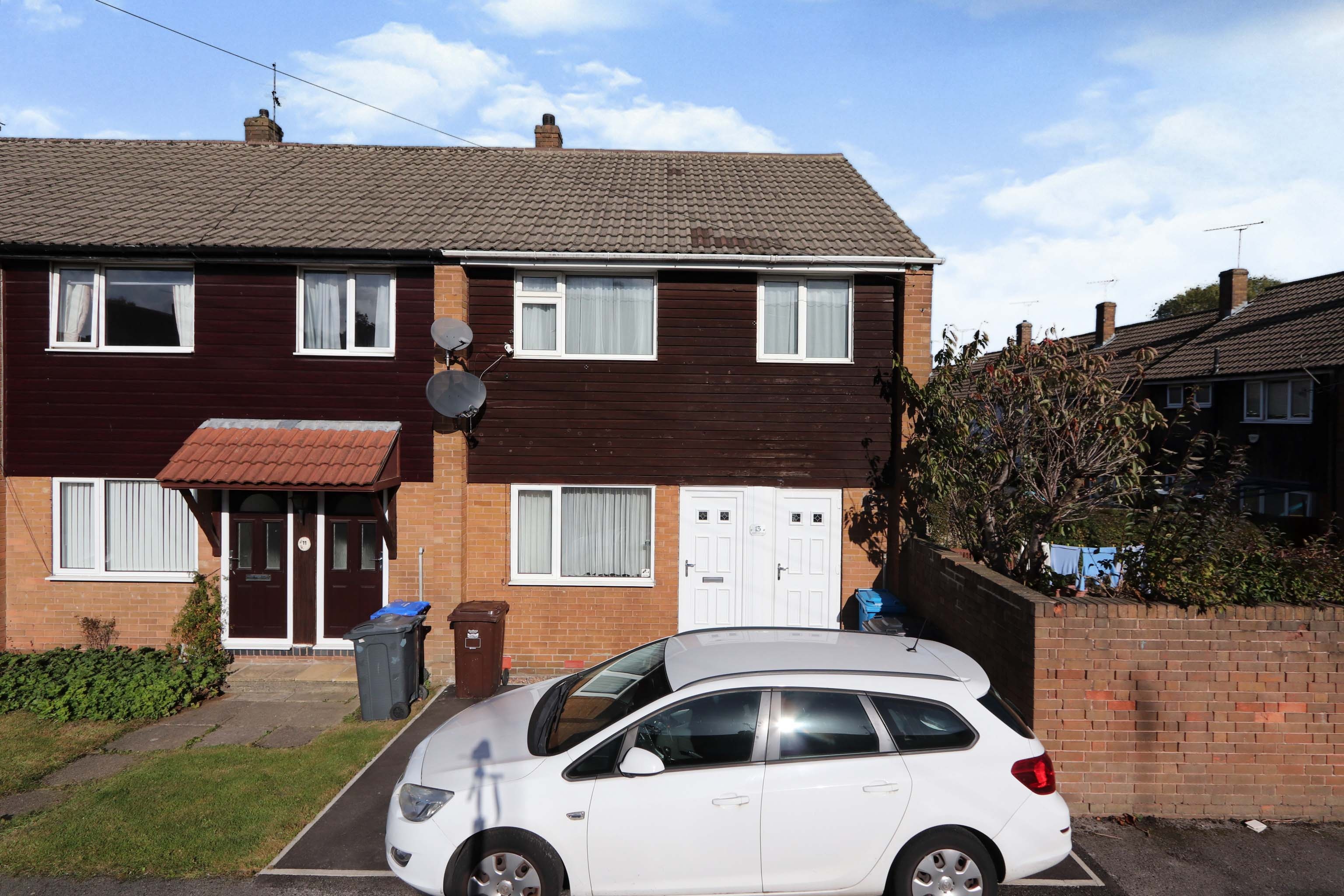 3 bedroom end of terrace house for sale in Mawfa Avenue, Sheffield, S14 1AJ