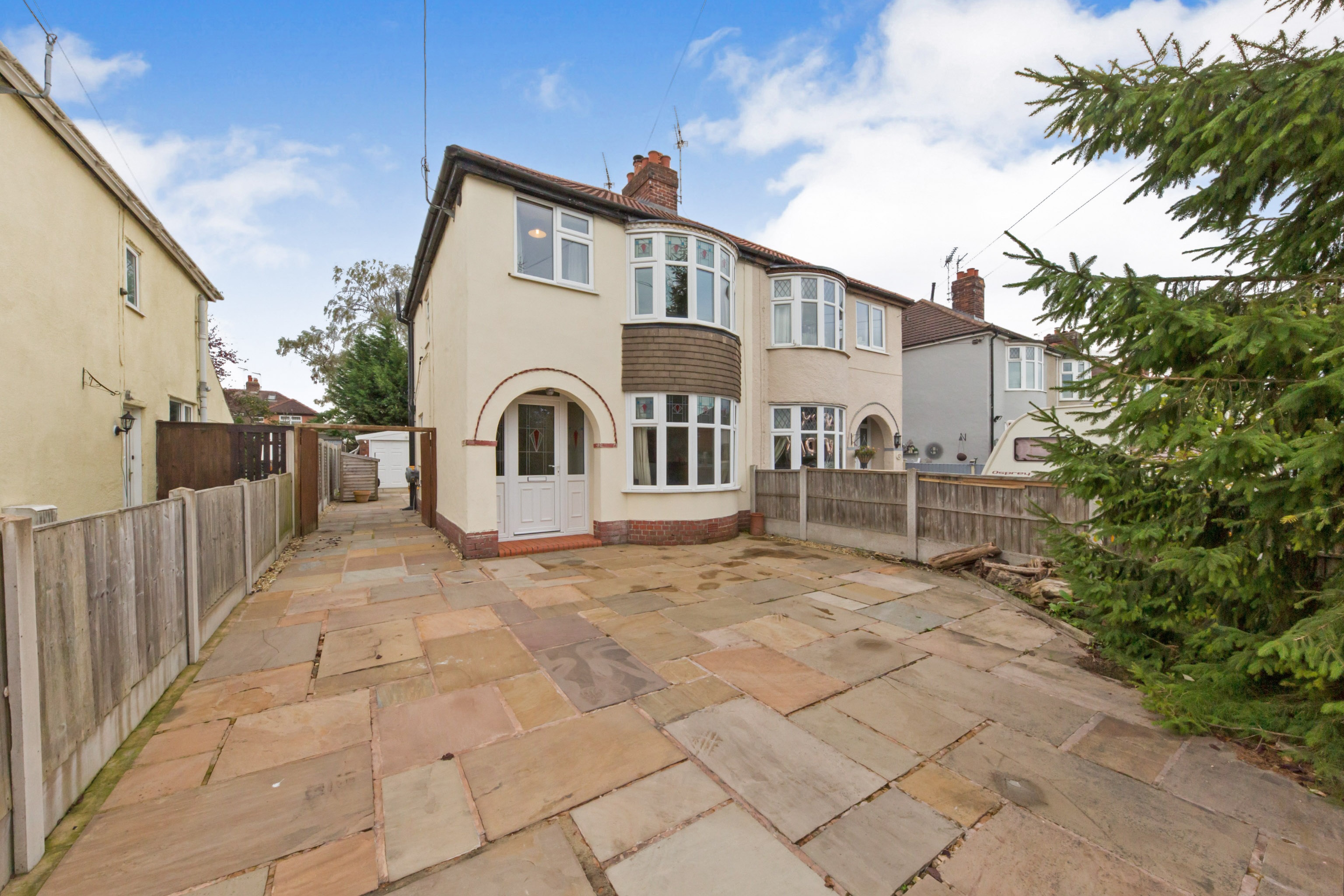 3 bedroom semidetached house for sale in Valley Road, Crewe, CW2 8JY