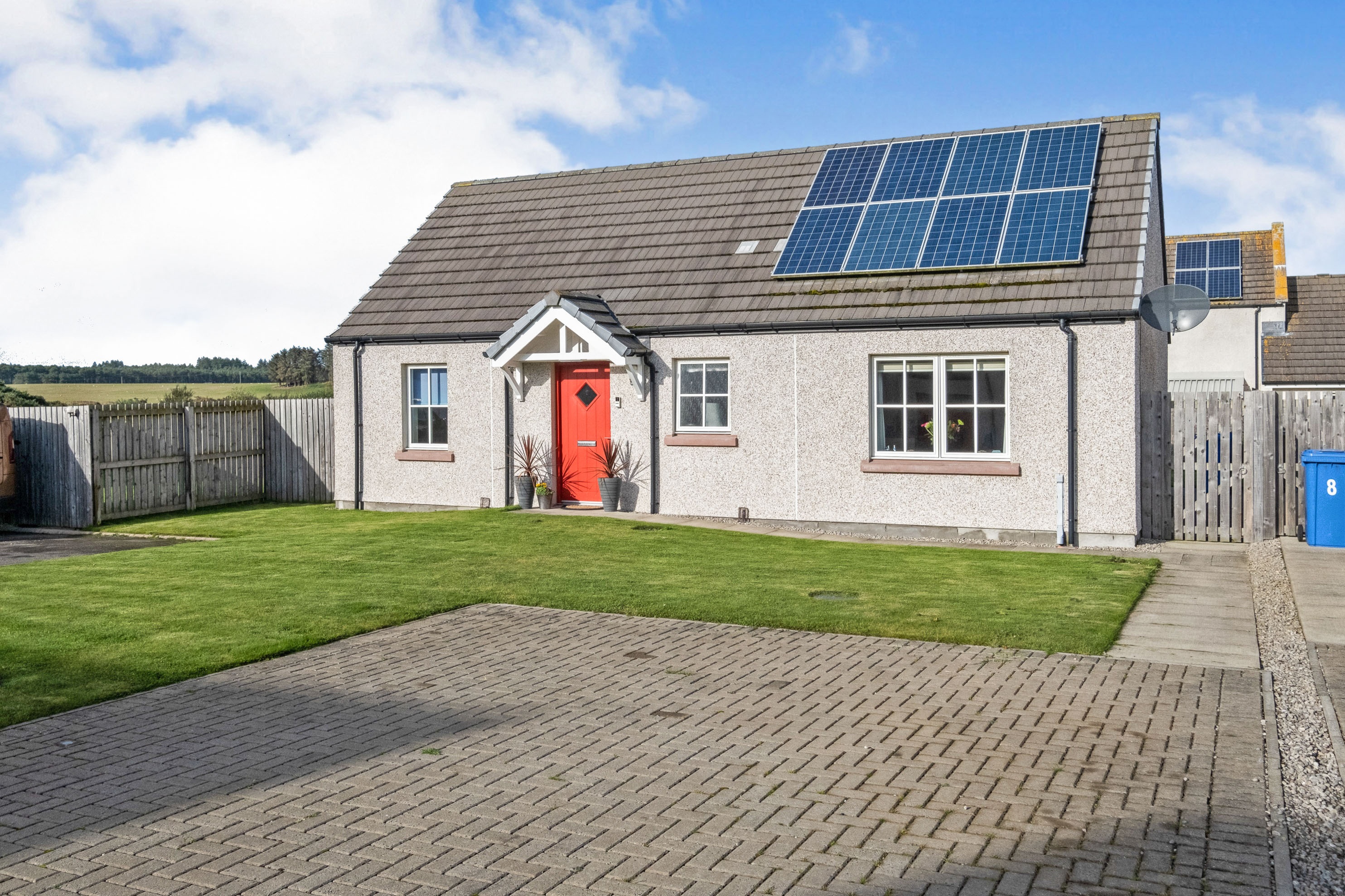 2 bedroom detached bungalow for sale in Fraser Avenue, Dornoch, IV25 3RS