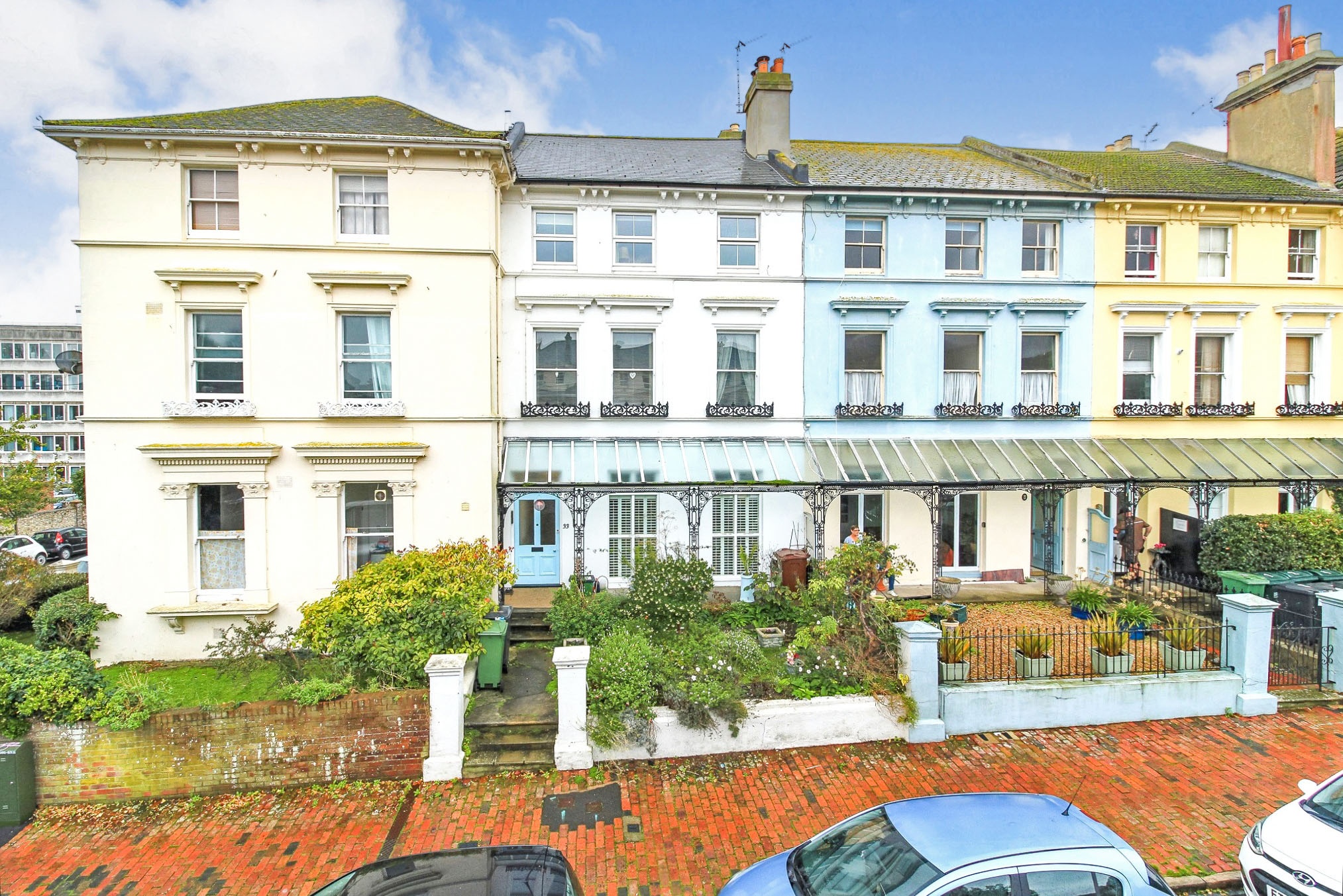 2 bedroom flat for sale in Upperton Gardens, Eastbourne, BN21 2AF